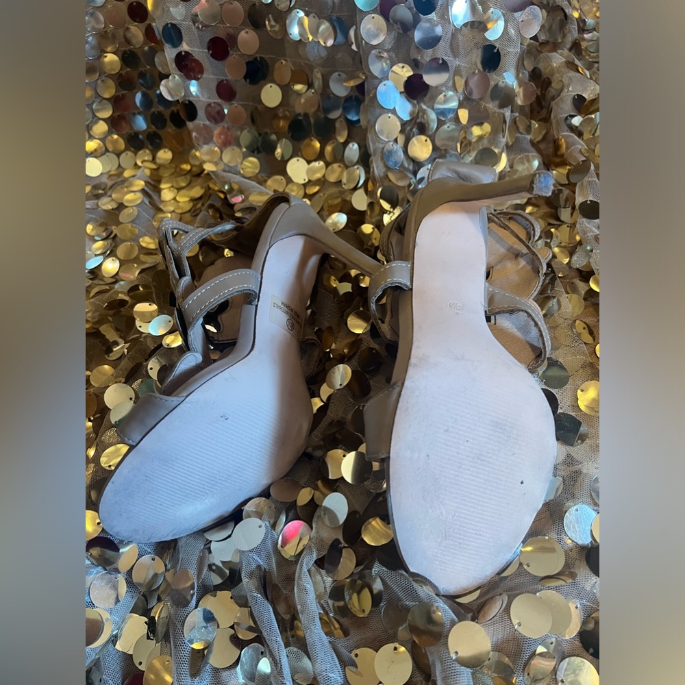 Olivia Jayme’s gladiator heels - Picture 9 of 11
